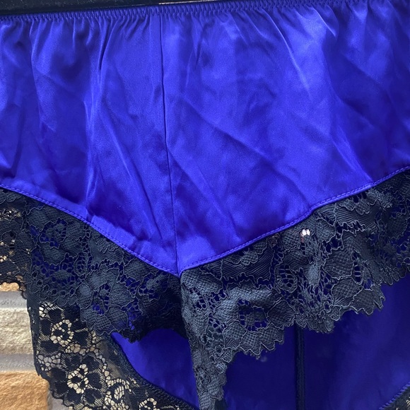 Medium satin lace sleep set - Picture 8 of 9